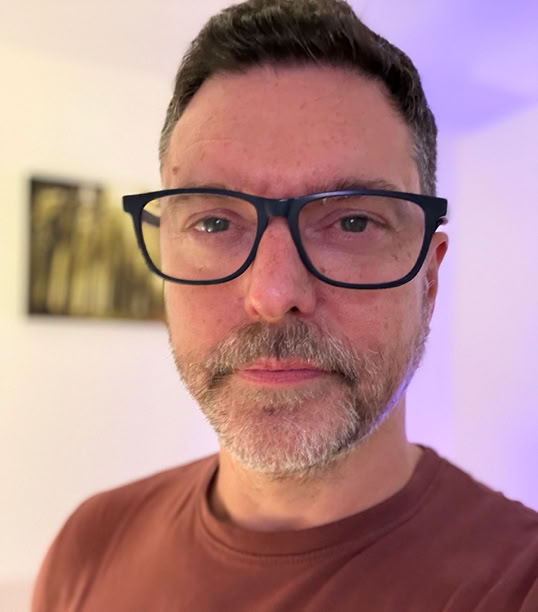 About me - Damien McCaul Counselling & Psychotherapy Dublin face portrait photo